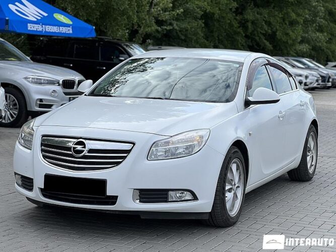 Opel Insignia 2012 doar la InterAuto