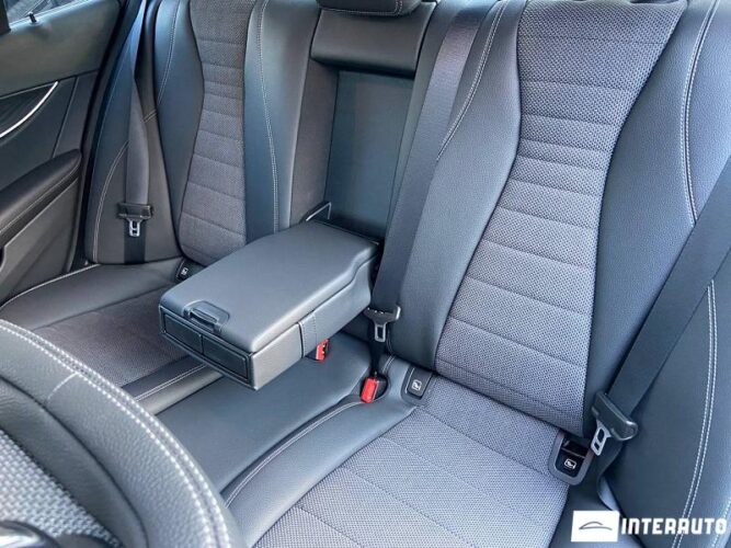 Mercedes E 220 51 mercedes E 220 2021