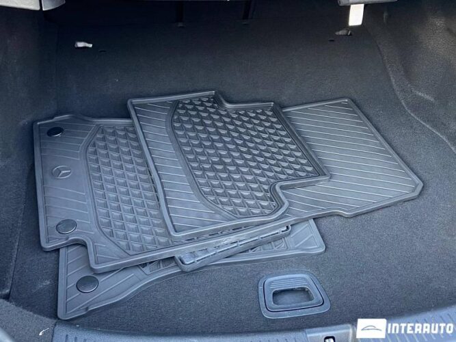 Mercedes E 220 52 mercedes E 220 2021