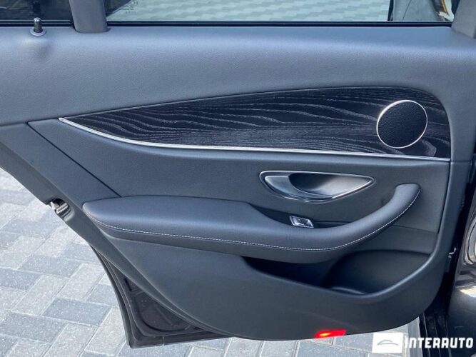 Mercedes E 220 49 mercedes E 220 2021