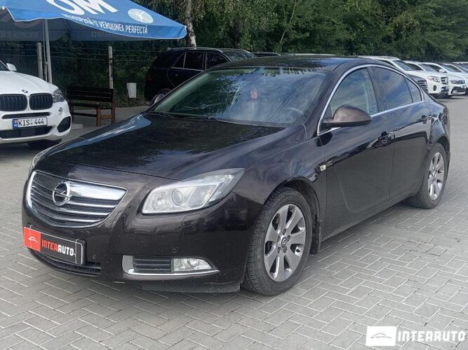 Opel Insignia 2012 doar la InterAuto