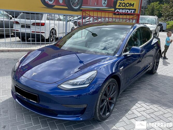 Tesla Model 3 2019 doar la InterAuto