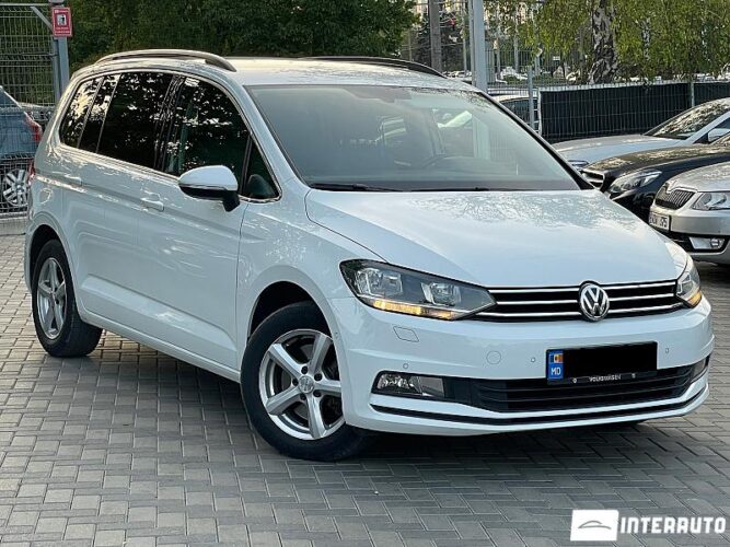 Volkswagen Touran 2016 doar la InterAuto