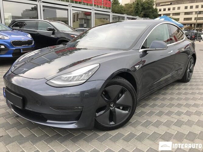 Tesla Model 3 2018 doar la InterAuto