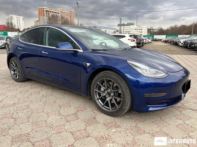 tesla Model 3 2020