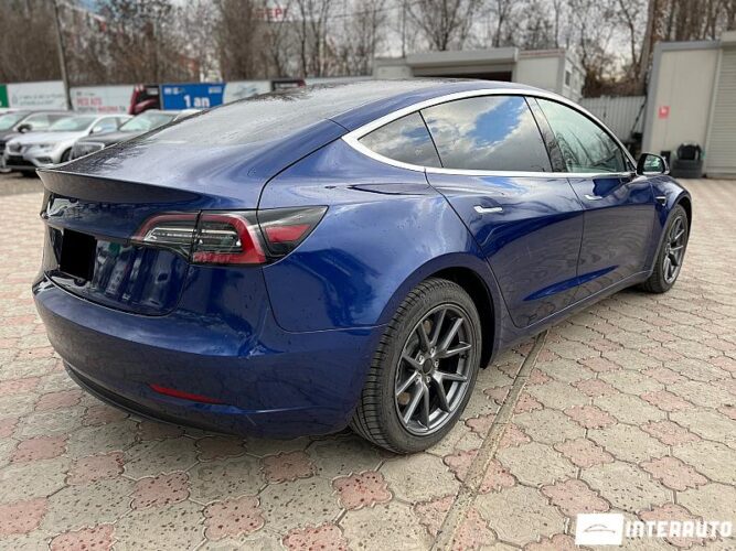 tesla Model 3 2020