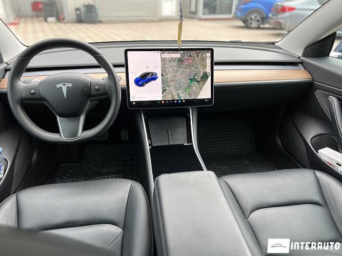 tesla Model 3 2020