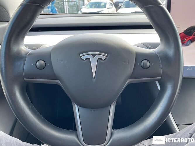 tesla Model 3 2020