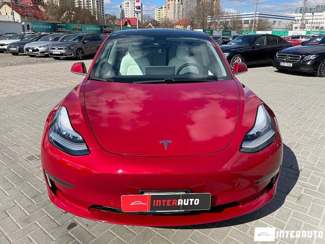 tesla Model 3 2020