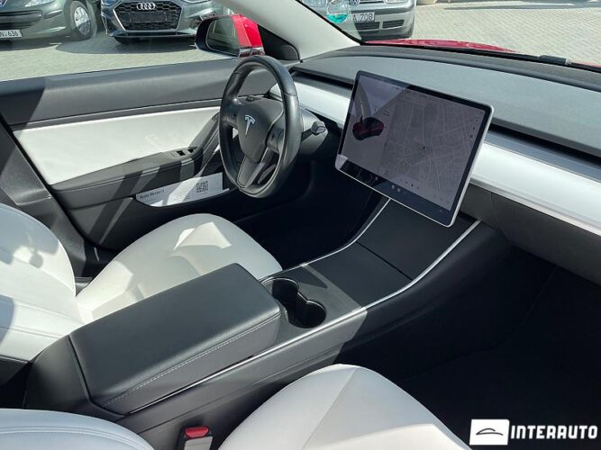 tesla Model 3 2020
