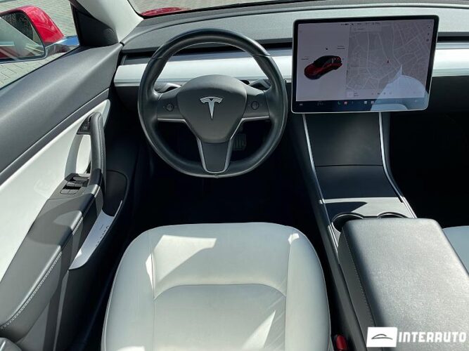 tesla Model 3 2020
