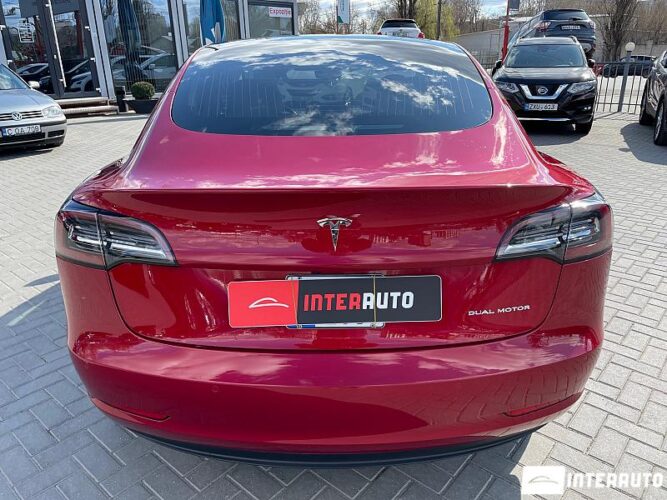tesla Model 3 2020