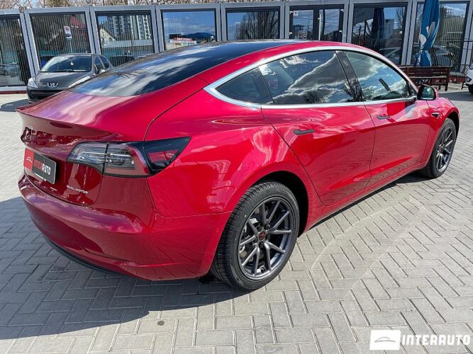 tesla Model 3 2020