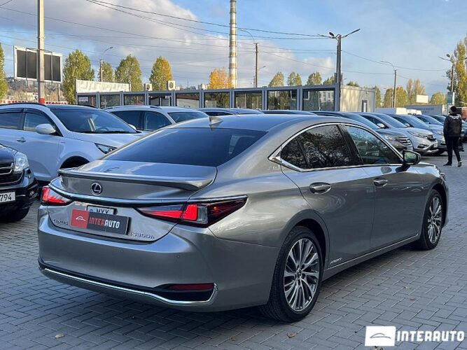lexus ES 300h 2020