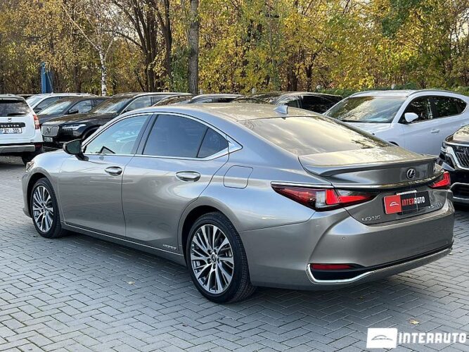 lexus ES 300h 2020