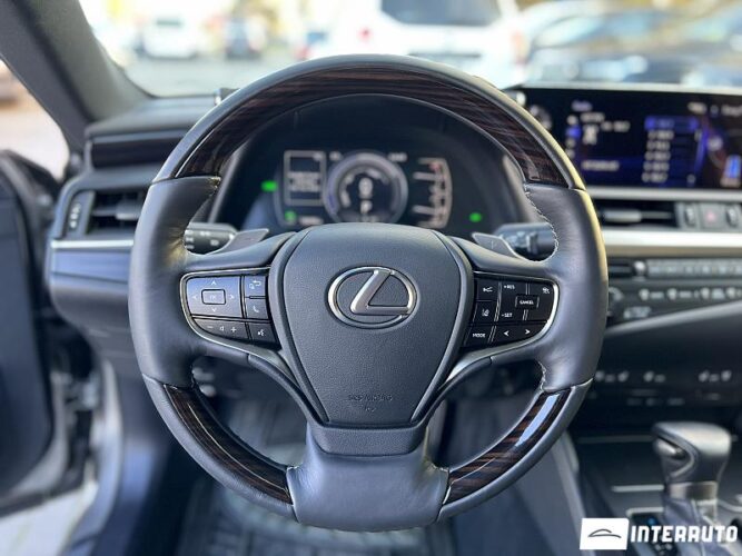 lexus ES 300h 2020