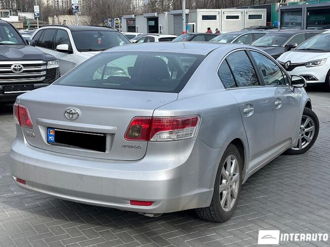 toyota Avensis 2010