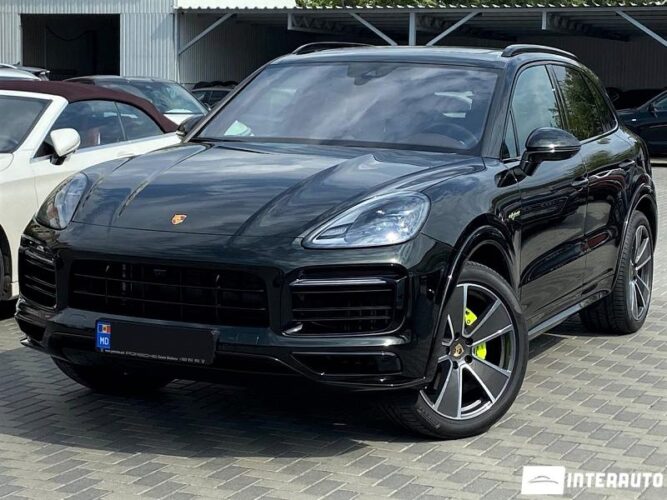 Porsche Cayenne E-Hybrid 2023 doar la InterAuto