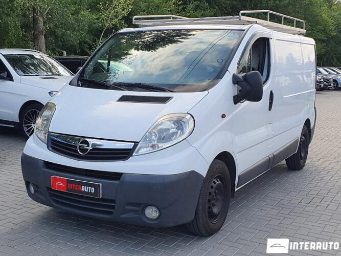 Opel Vivaro 2006 doar la InterAuto