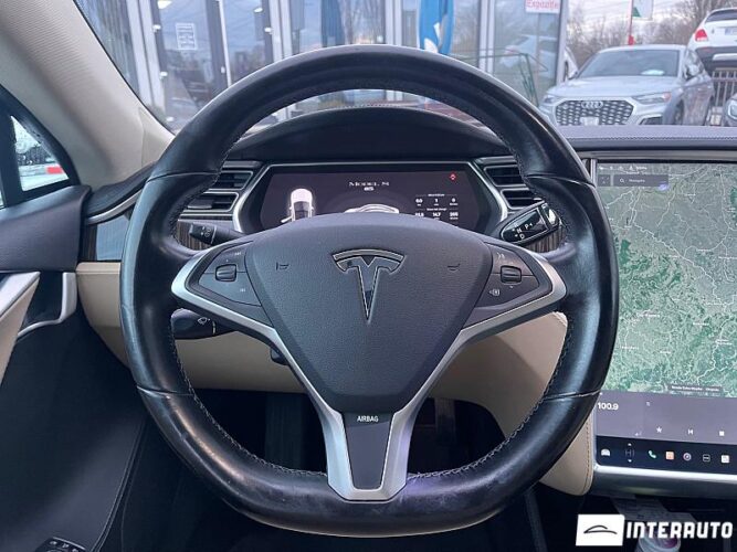 tesla Model S 2013