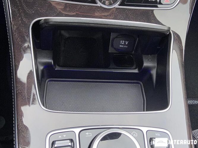 Mercedes E 200 64 mercedes E 200 2019