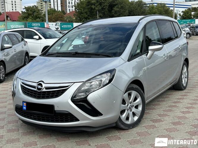Opel Zafira 2015 doar la InterAuto