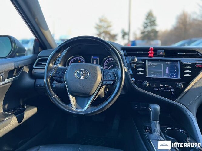 toyota Camry 2019