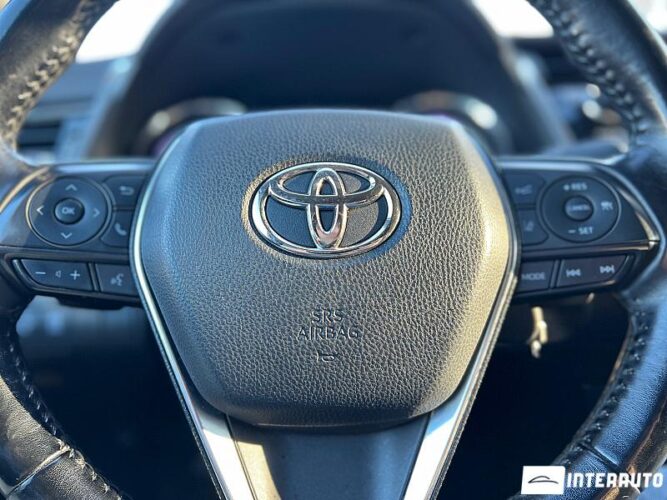 toyota Camry 2019