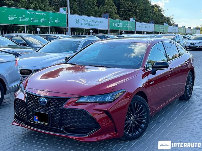 Toyota Avalon 2020 doar la InterAuto