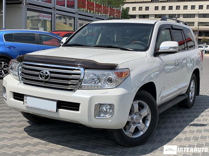 Toyota Land Cruiser 2013 doar la InterAuto