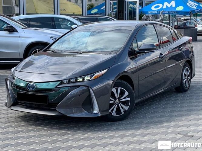 Toyota Prius 2018 doar la InterAuto
