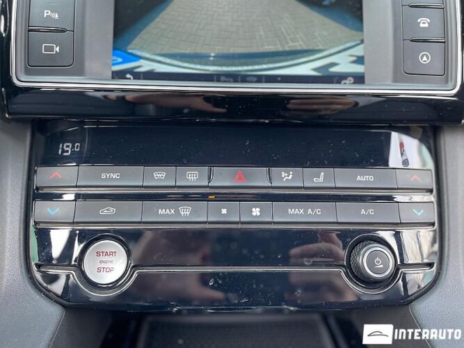 Jaguar F-Pace 44 jaguar F-Pace 2016