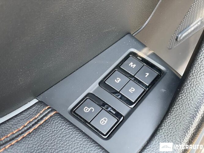 Jaguar F-Pace 49 jaguar F-Pace 2016