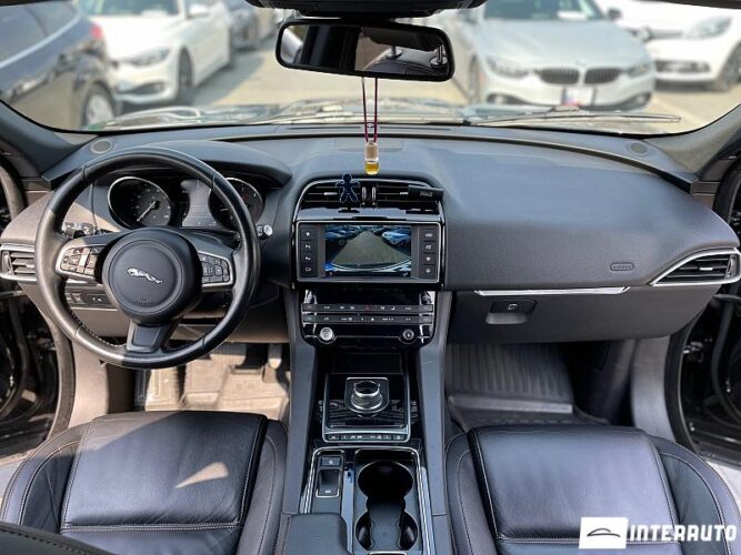 Jaguar F-Pace 40 jaguar F-Pace 2016