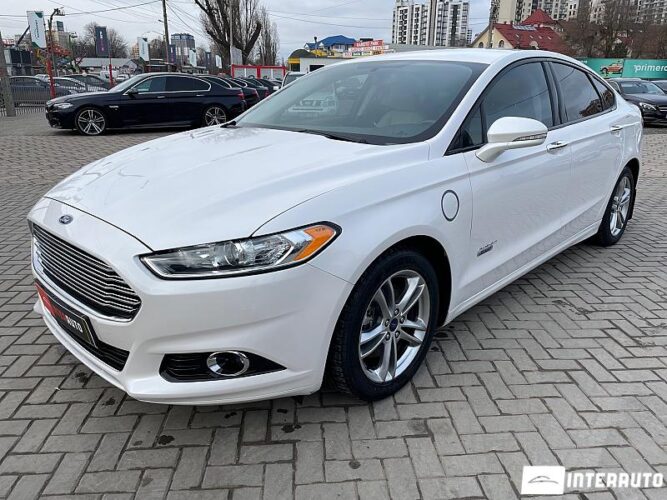 Ford Fusion 2015 doar la InterAuto