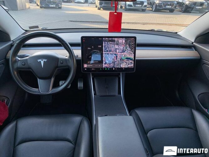 tesla Model 3 2018