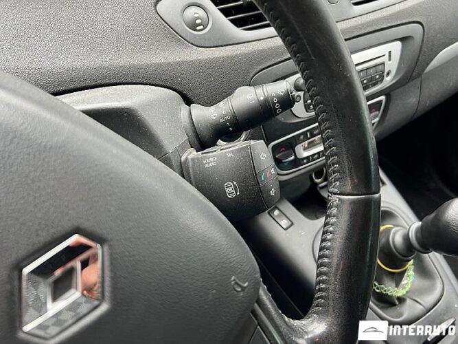 Renault Grand Scenic 38 renault Grand Scenic 2013