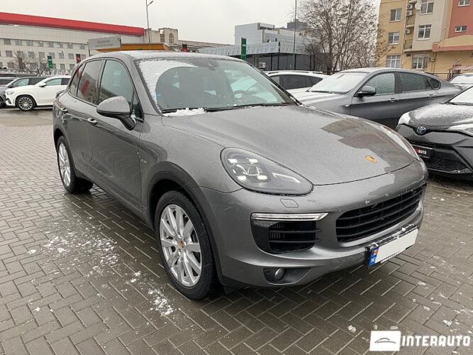 Porsche Cayenne 2015 doar la InterAuto