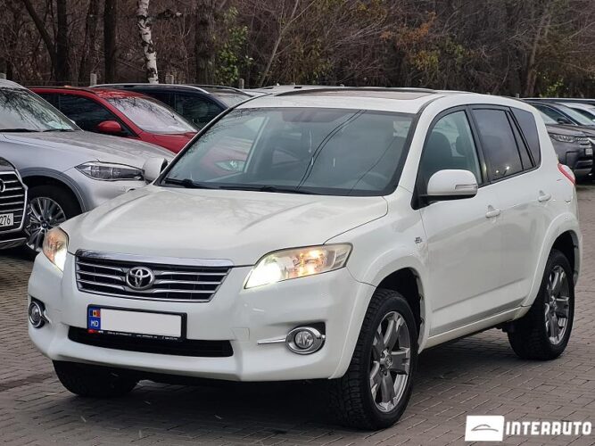 Toyota Rav-4 2010 doar la InterAuto