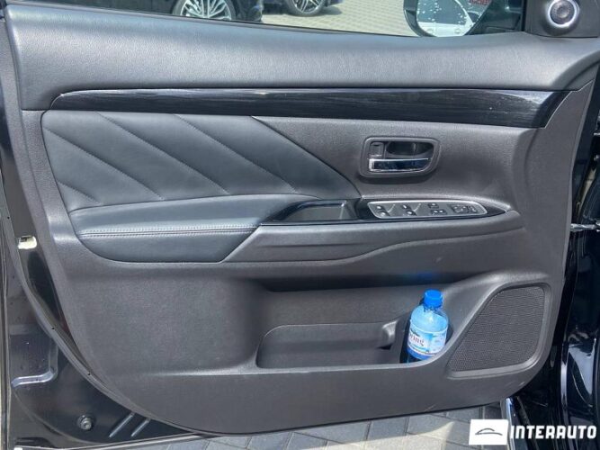 mitsubishi Outlander 2015