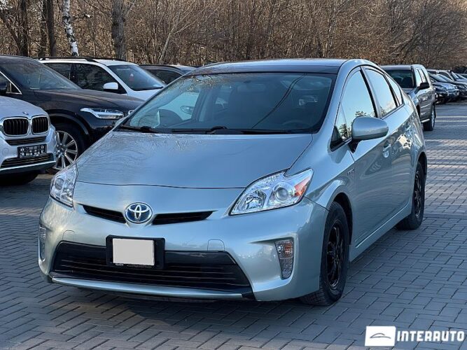 Toyota Prius 2015 doar la InterAuto
