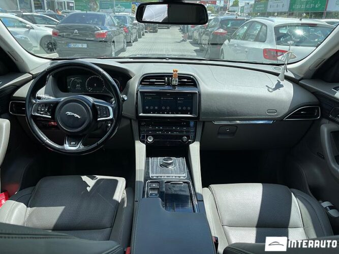 Jaguar F-Pace 39 jaguar F-Pace 2017