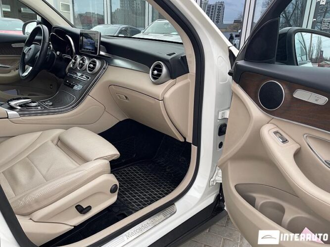 Mercedes GLC 250 Coupe 48 mercedes GLC 250 Coupe 2018