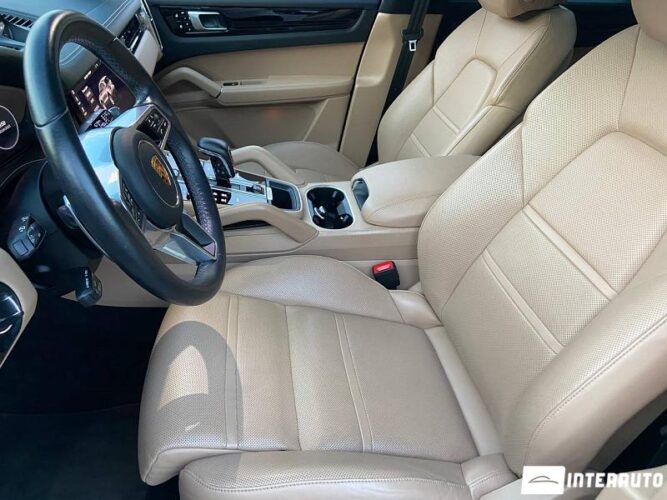 Porsche Cayenne 38 porsche Cayenne 2020