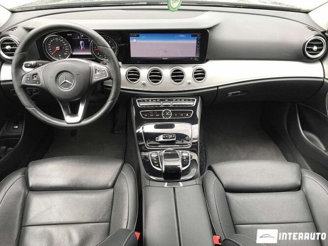 Mercedes E 220 36 mercedes E 220 2017