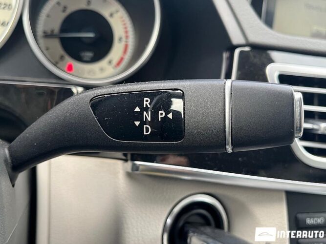 Mercedes E 220 39 mercedes E 220 2013