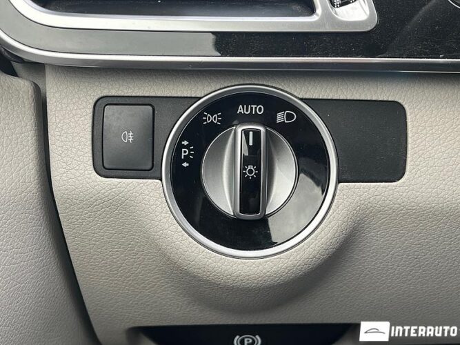 Mercedes E 220 38 mercedes E 220 2013