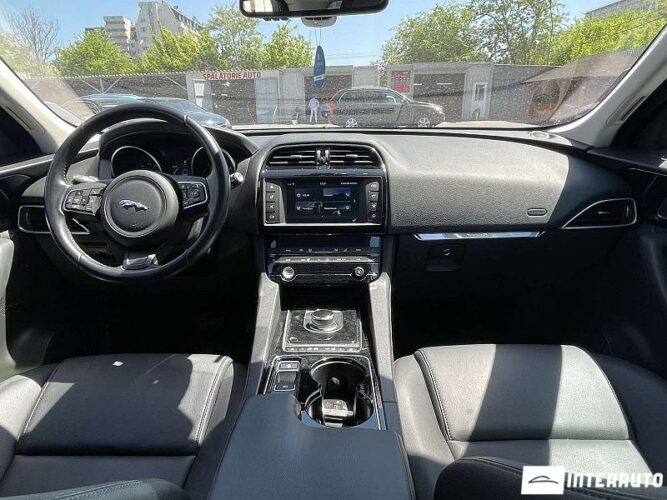 Jaguar F-Pace 39 jaguar F-Pace 2016