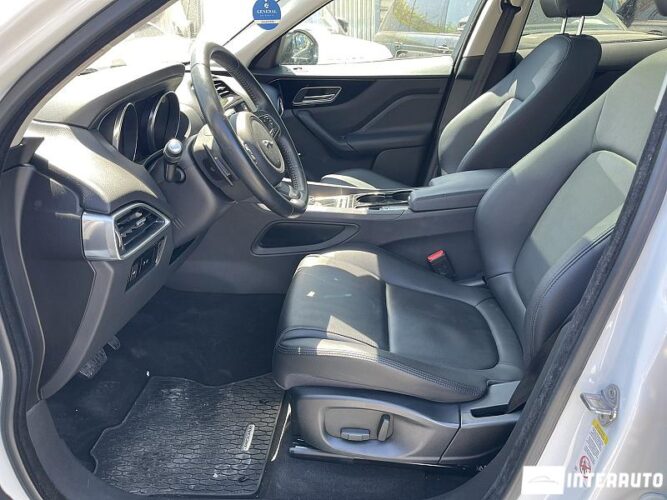 Jaguar F-Pace 37 jaguar F-Pace 2016