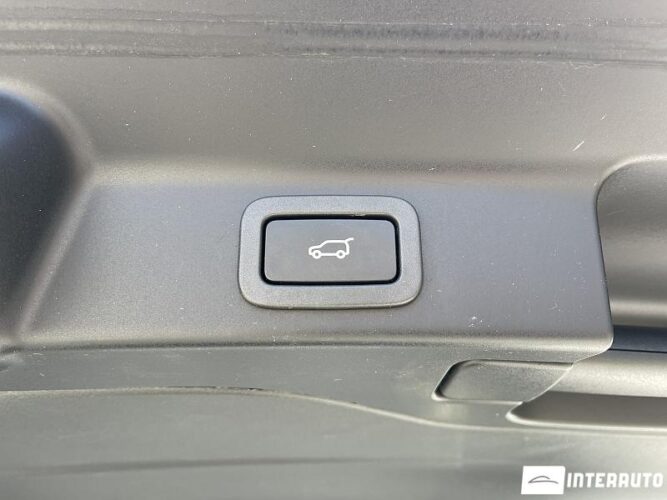 Jaguar F-Pace 51 jaguar F-Pace 2016